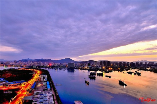 物业持有什么证书有用呢（物业持有什么证书有用呢现在）