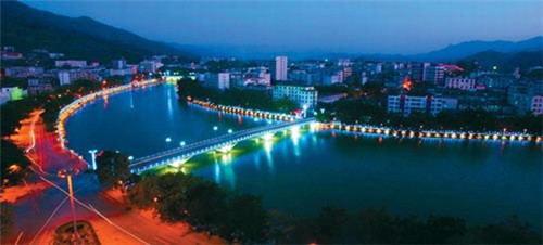 任其自生与自灭是什么歌（任其自生自灭什么意思）